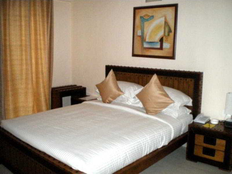 Hotel The Elite Suites Пуне Екстер'єр фото